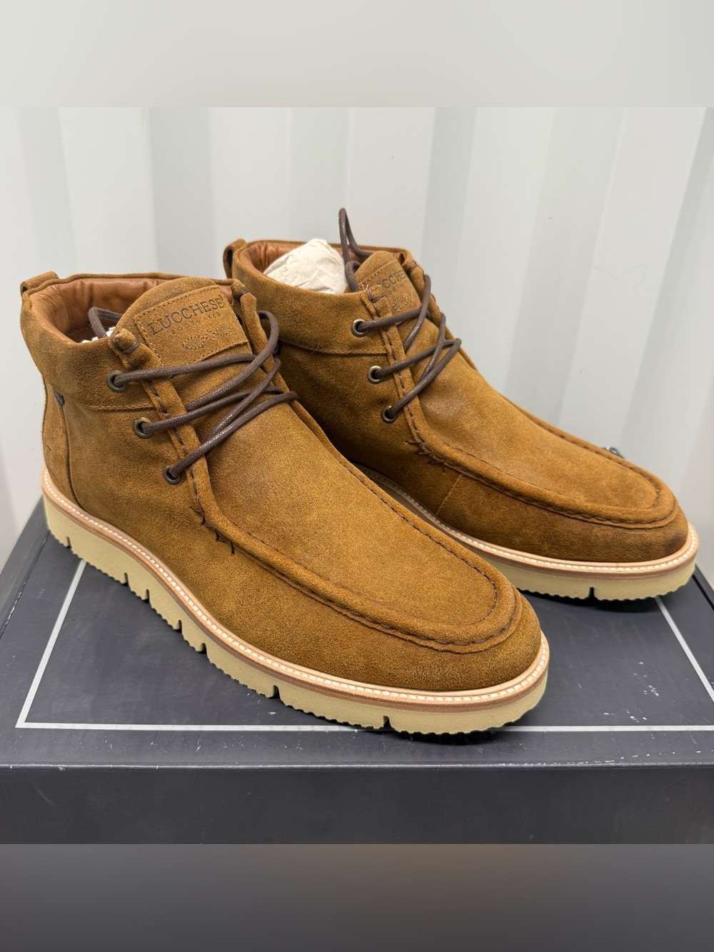 Lucchese Shoes Men’s Suede Vibram Vi-Lite Eye Chukka Size 11.5 Cognac NIB